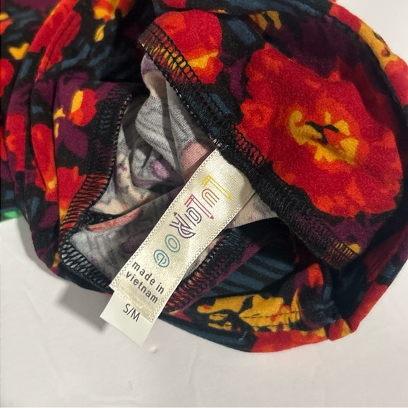 NWOT Lot of 5 LuLaRoe Kids Leggings Size S/M! Peppers, geometric, floral,clovers - Picture 8 of 10